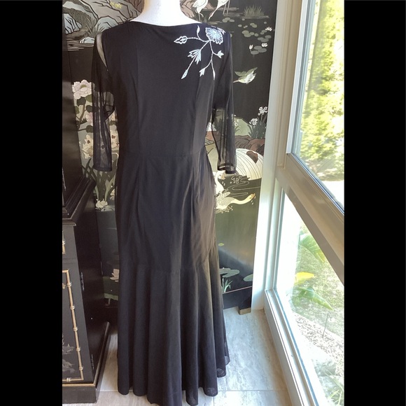 It Has Pockets! E Shakti Custom Gown. B14 - Picture 10 of 16